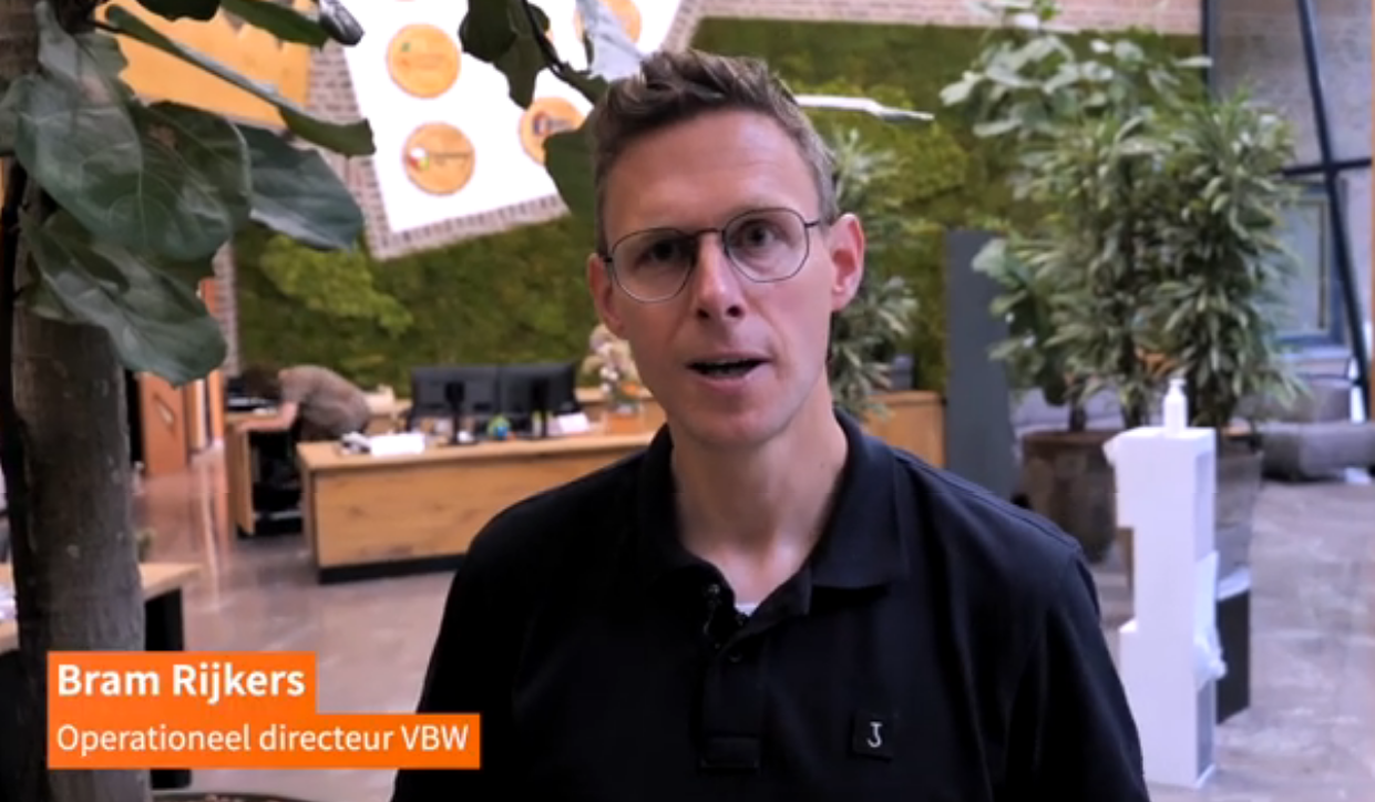 Bram Rijkers, Operational Directeur VBW in beeld in video over ontwikkeling van slimme kassa voor bloemisten